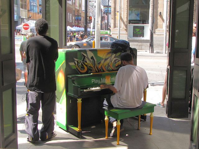 07_02_piano_younge_dundas.jpg