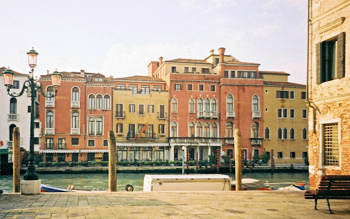 venice04_satur.jpg